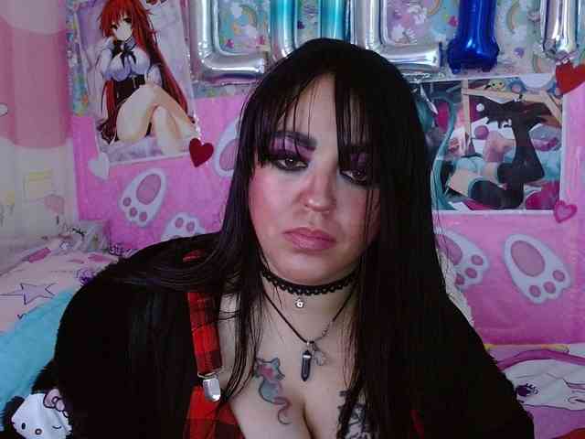 AlizeHentaiMeow webcam