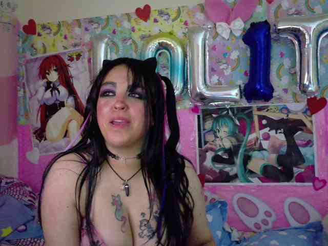 AlizeHentaiMeow webcam
