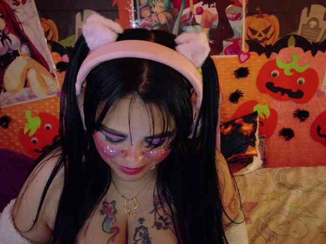AlizeHentaiMeow webcam