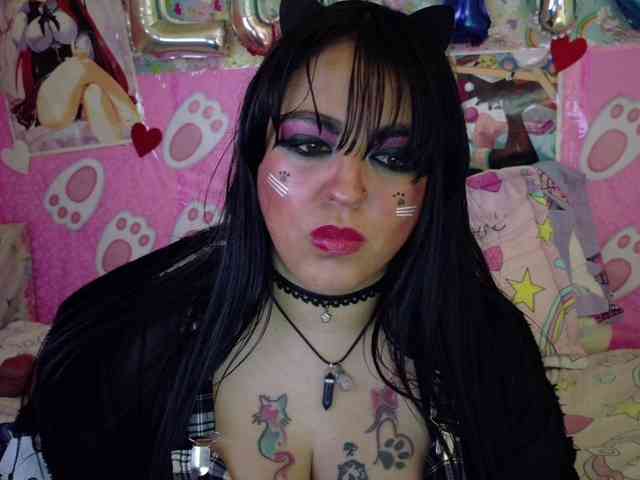 AlizeHentaiMeow webcam