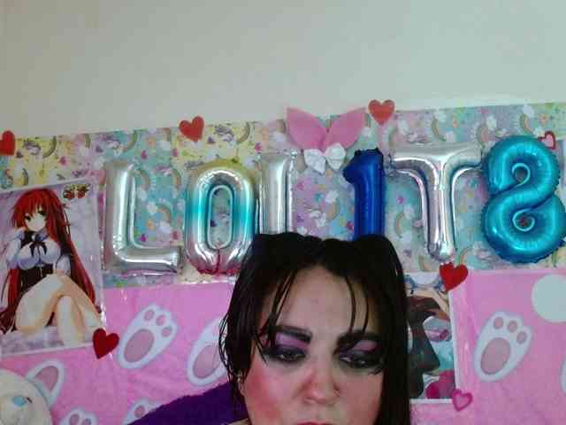 AlizeHentaiMeow webcam