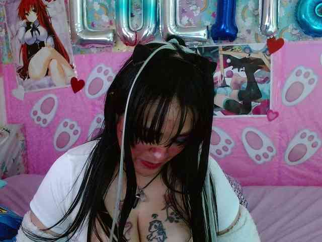 AlizeHentaiMeow webcam