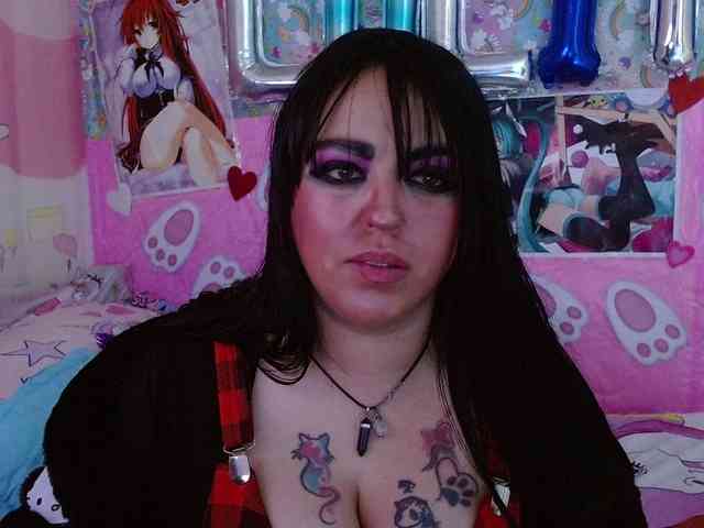 AlizeHentaiMeow webcam