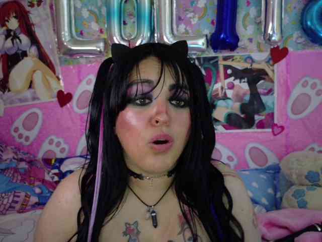 AlizeHentaiMeow webcam