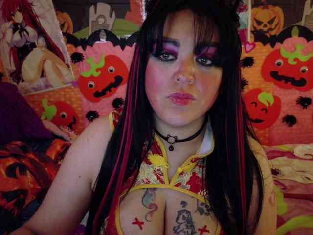 AlizeHentaiMeow webcam