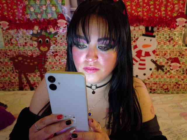 AlizeHentaiMeow webcam