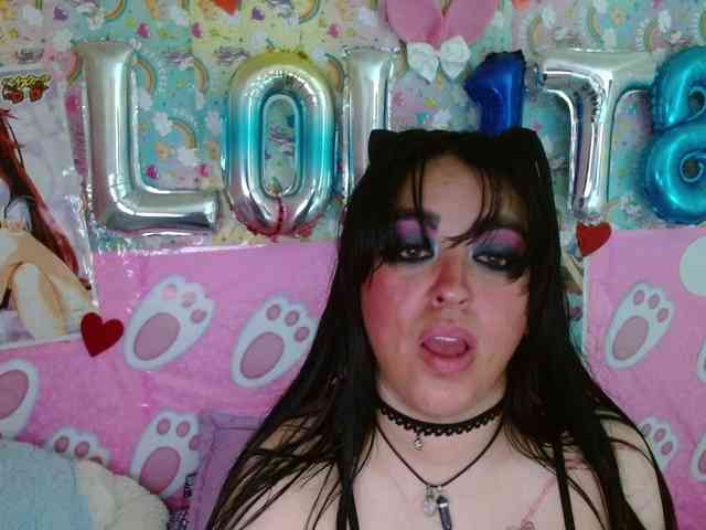 AlizeHentaiMeow webcam