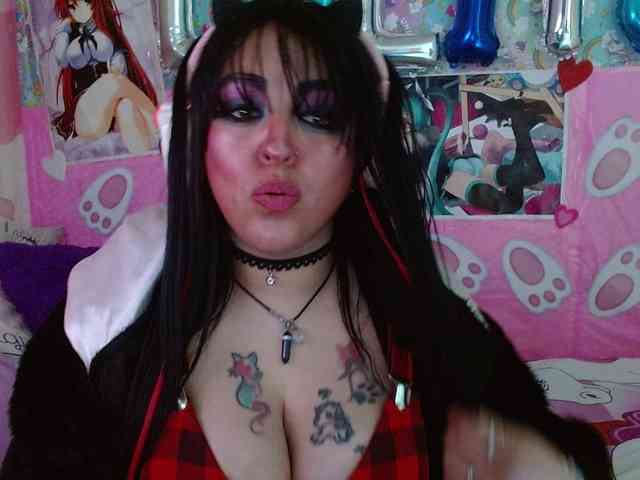 AlizeHentaiMeow webcam