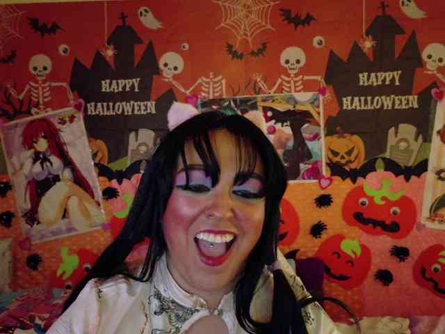 AlizeHentaiMeow webcam