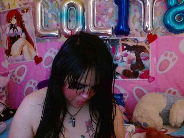 AlizeHentaiMeow webcam