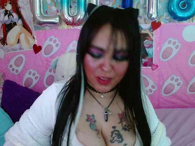 AlizeHentaiMeow webcam