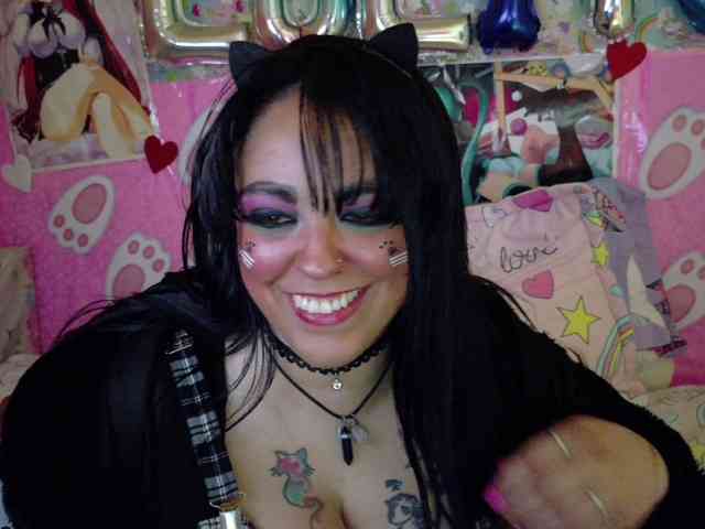 AlizeHentaiMeow webcam