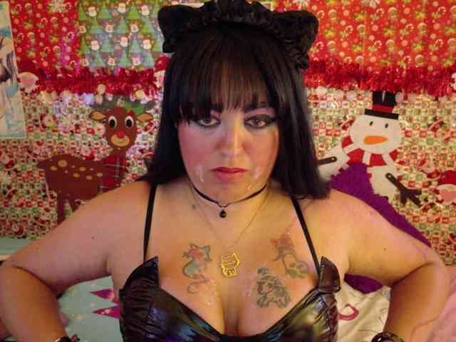 AlizeHentaiMeow webcam