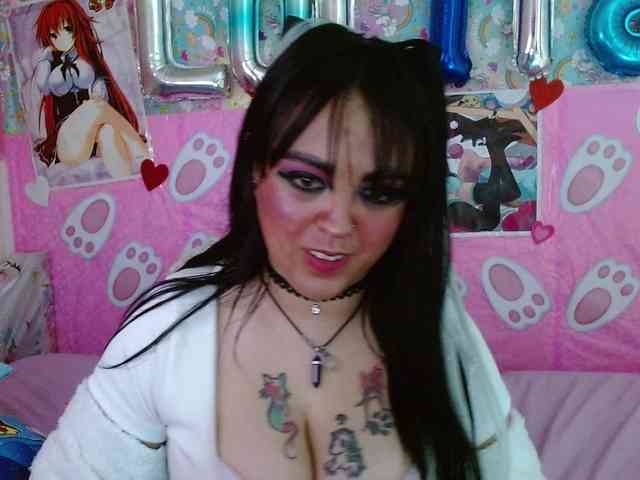AlizeHentaiMeow webcam