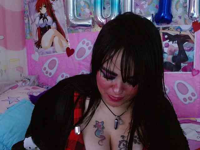 AlizeHentaiMeow webcam