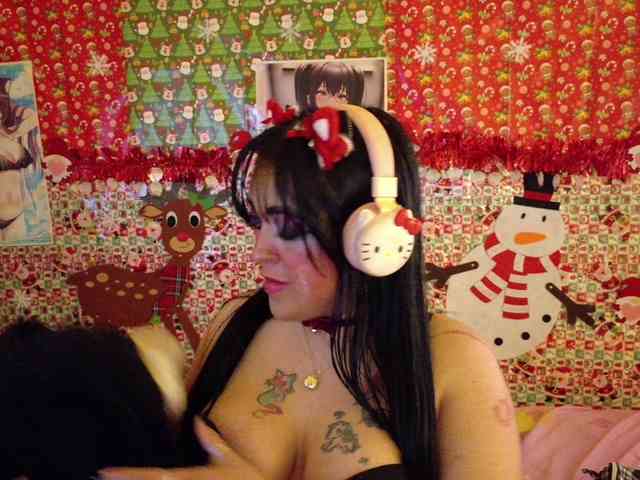 AlizeHentaiMeow webcam