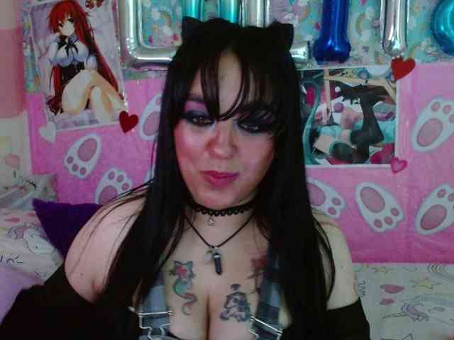 AlizeHentaiMeow webcam