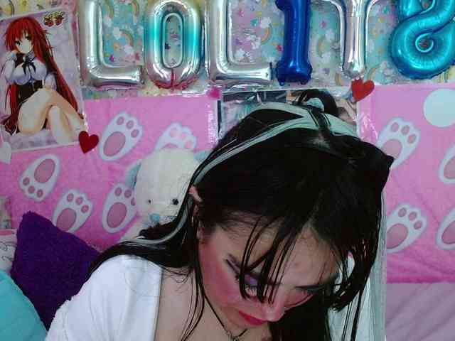 AlizeHentaiMeow webcam