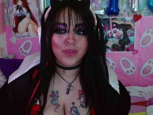AlizeHentaiMeow webcam
