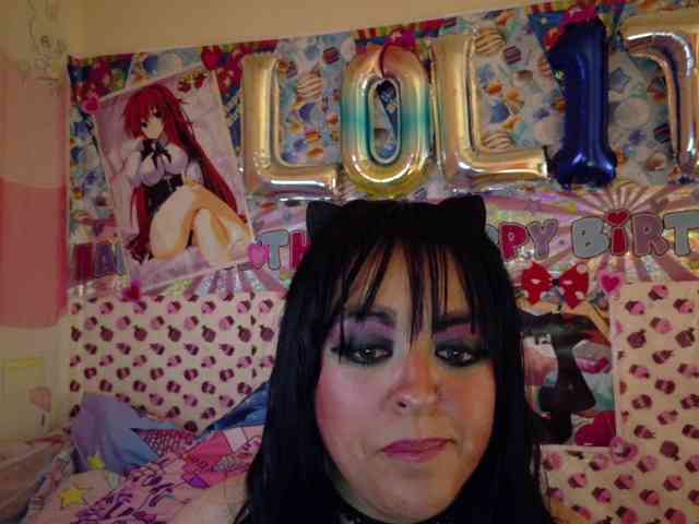 AlizeHentaiMeow webcam