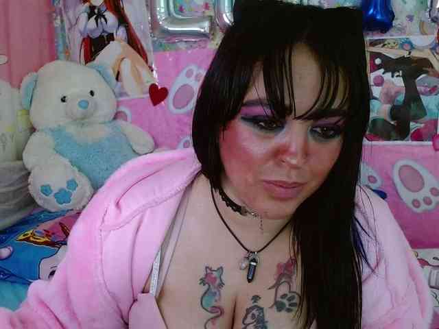 AlizeHentaiMeow webcam