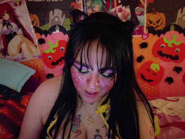 AlizeHentaiMeow webcam