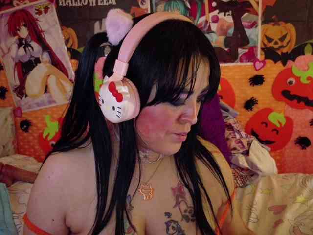 AlizeHentaiMeow webcam