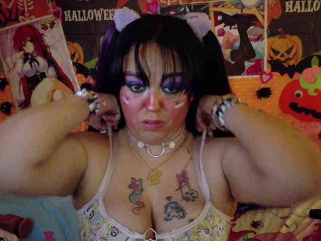 AlizeHentaiMeow webcam