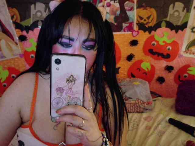 AlizeHentaiMeow webcam