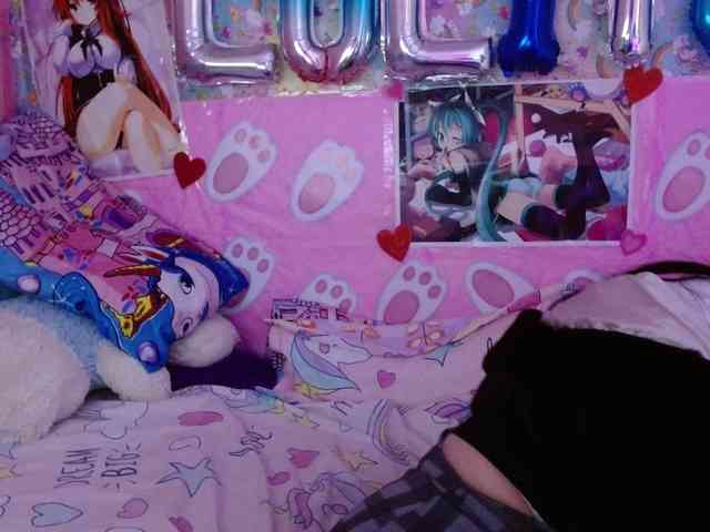 AlizeHentaiMeow webcam