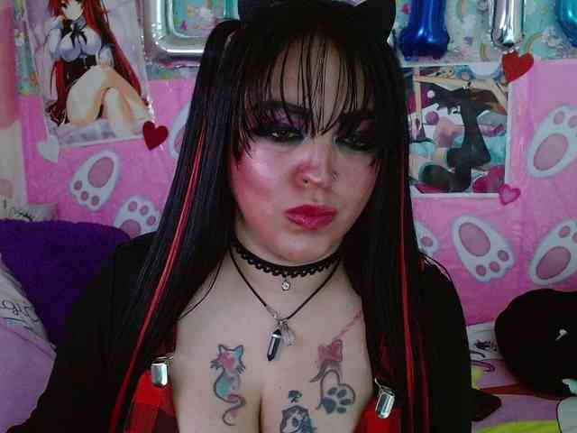 AlizeHentaiMeow webcam