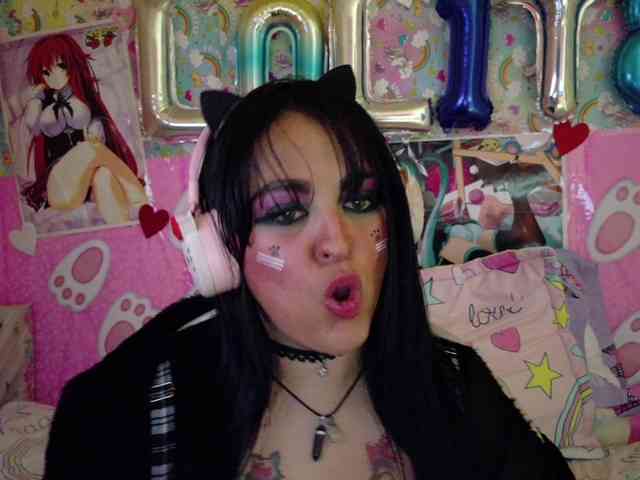 AlizeHentaiMeow webcam