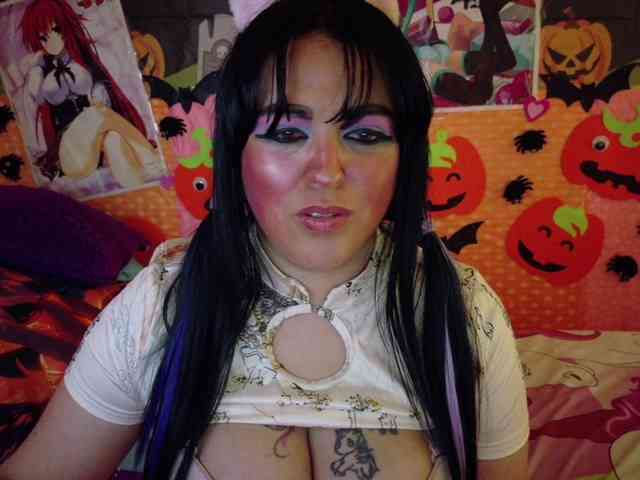 AlizeHentaiMeow webcam