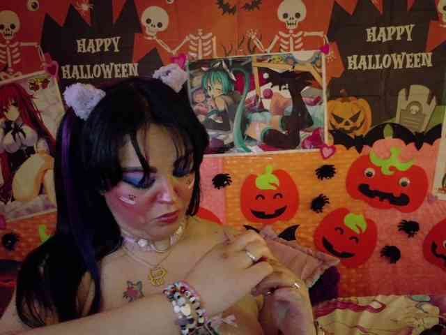 AlizeHentaiMeow webcam