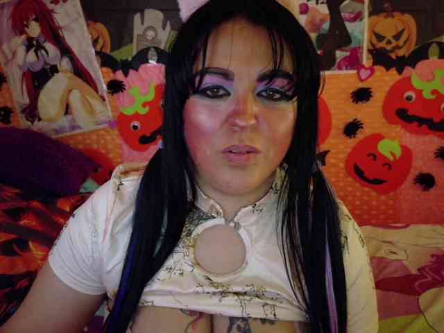 AlizeHentaiMeow webcam