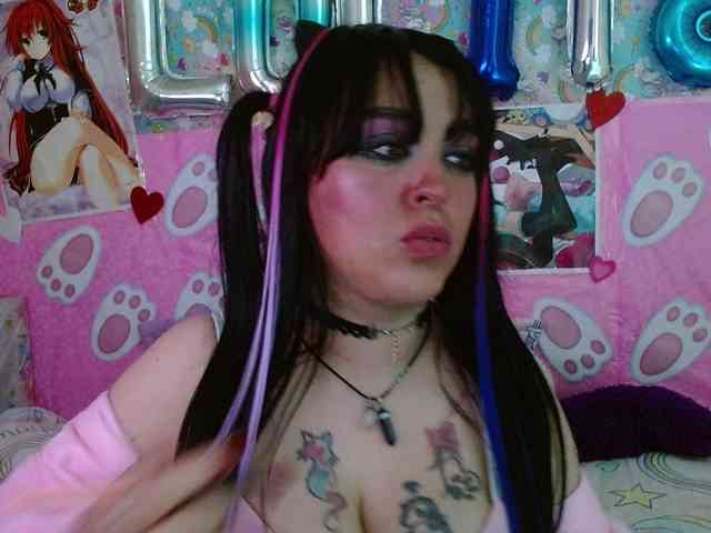 AlizeHentaiMeow webcam