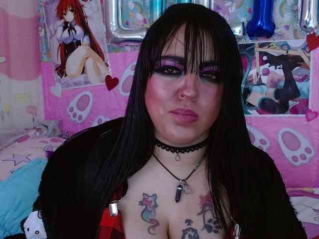 AlizeHentaiMeow webcam