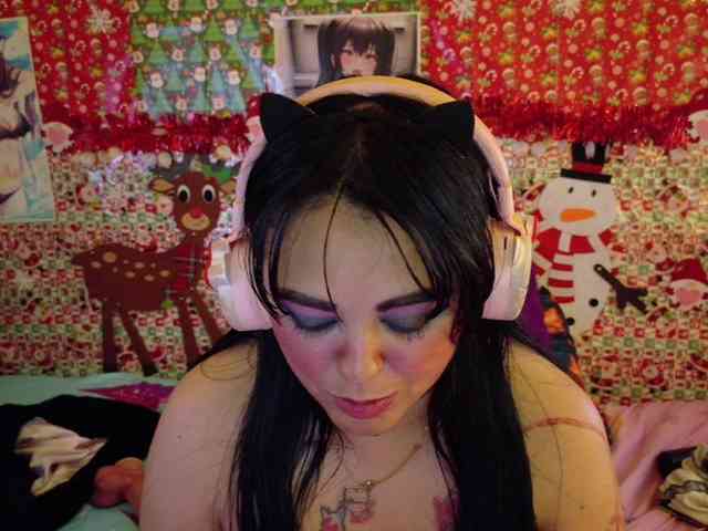 AlizeHentaiMeow webcam