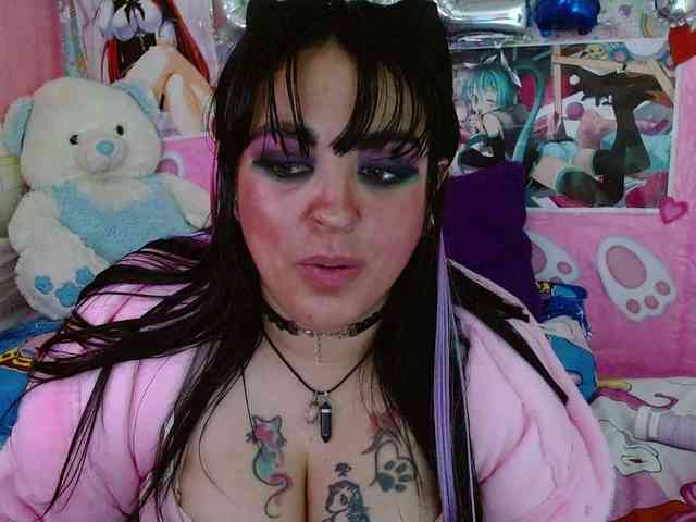 AlizeHentaiMeow webcam