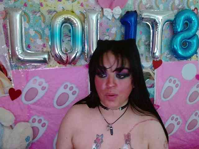 AlizeHentaiMeow webcam