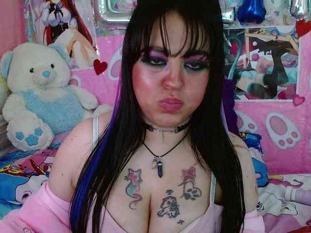 AlizeHentaiMeow webcam