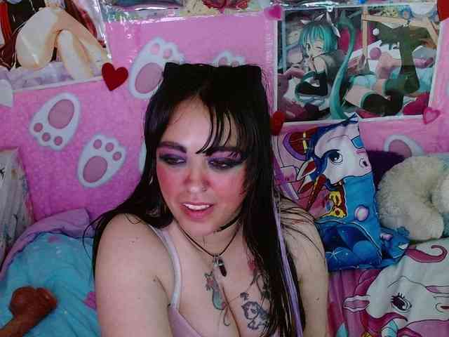 AlizeHentaiMeow webcam