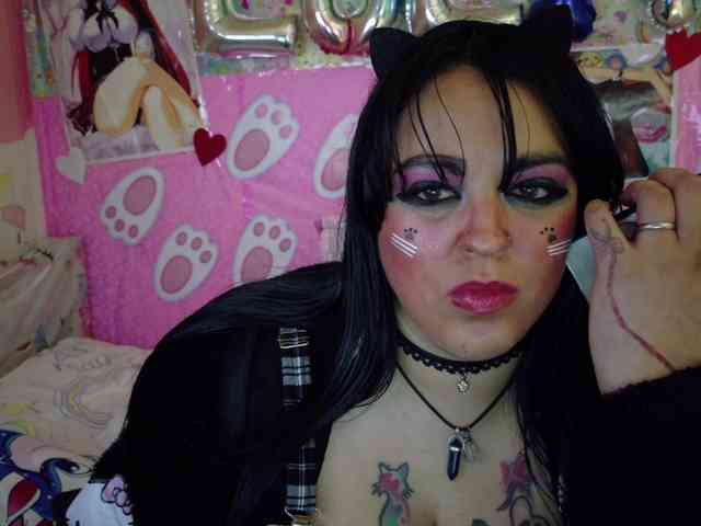 AlizeHentaiMeow webcam