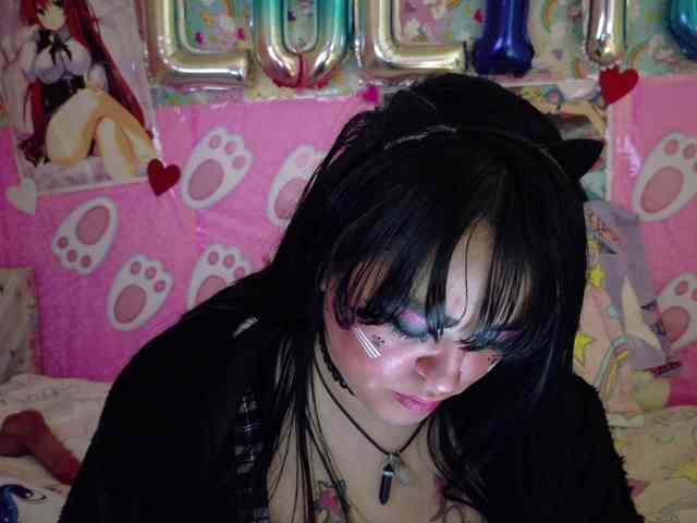 AlizeHentaiMeow webcam