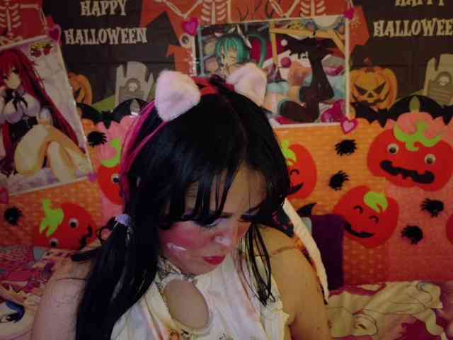 AlizeHentaiMeow webcam