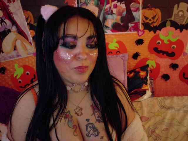 AlizeHentaiMeow webcam