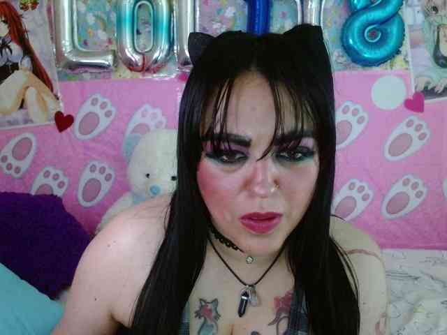 AlizeHentaiMeow webcam