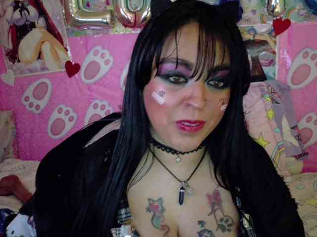 AlizeHentaiMeow webcam