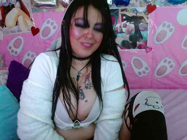 AlizeHentaiMeow webcam