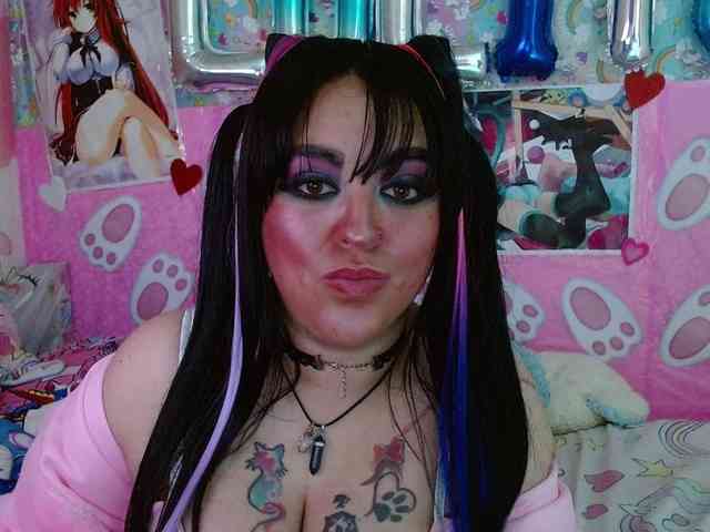AlizeHentaiMeow webcam
